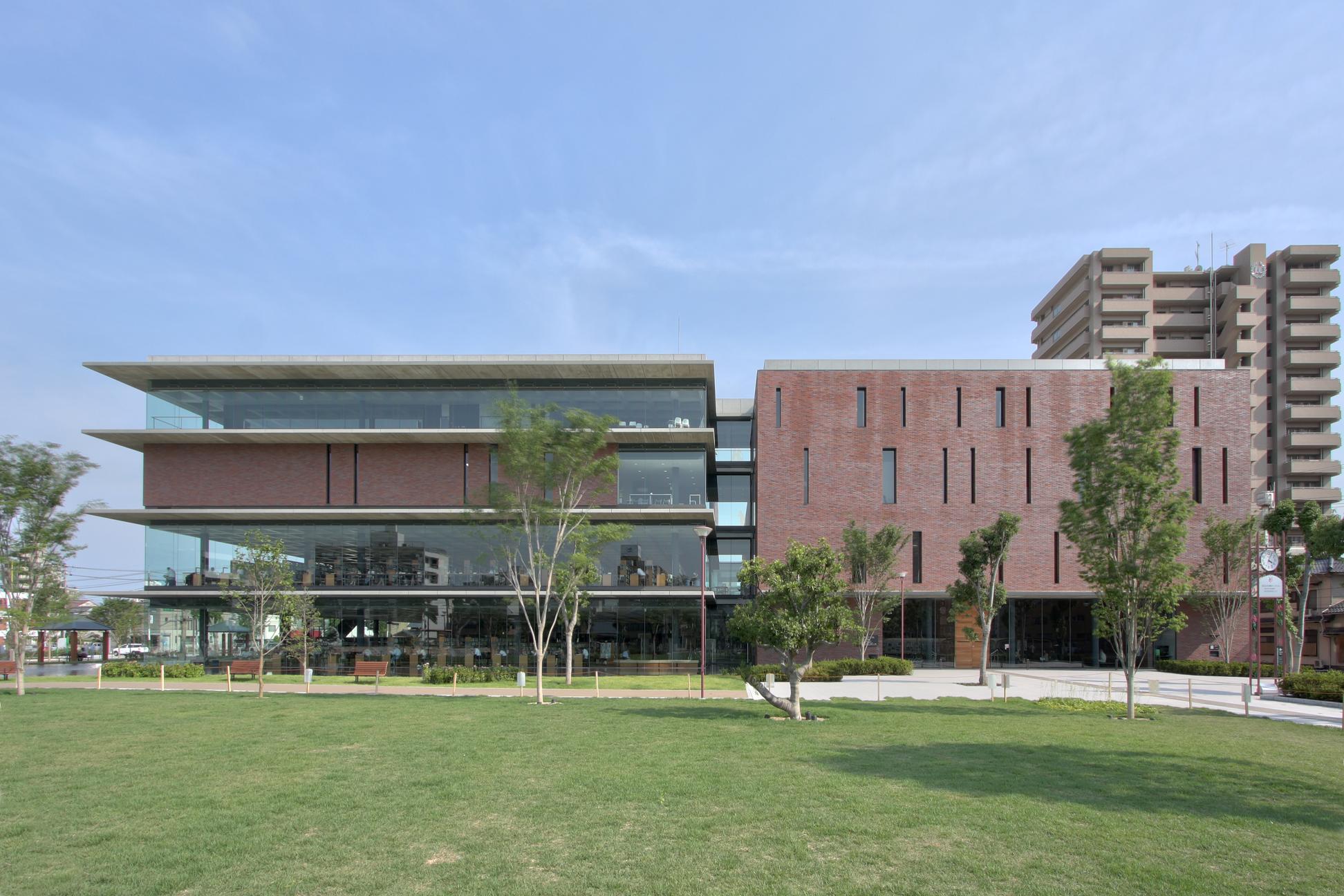 福山市生涯学習プラザ(まなびの館ローズコム）　概観写真